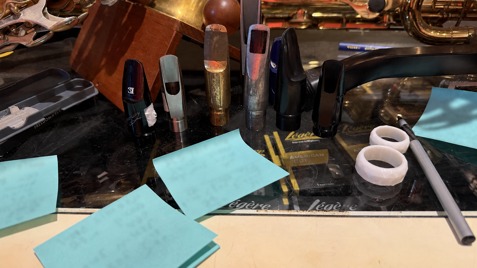 Mouthpieces and SAXELIER ligatures at Dror Ben-Gur's Saxophone Institute